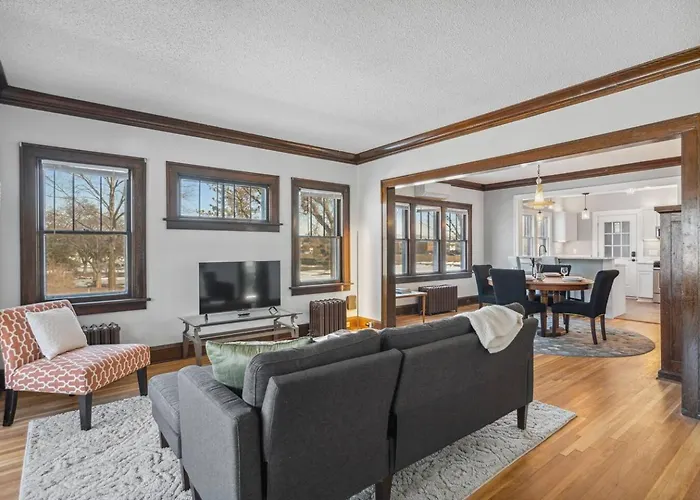 Garden Apt, Majestic Mpls Duplex