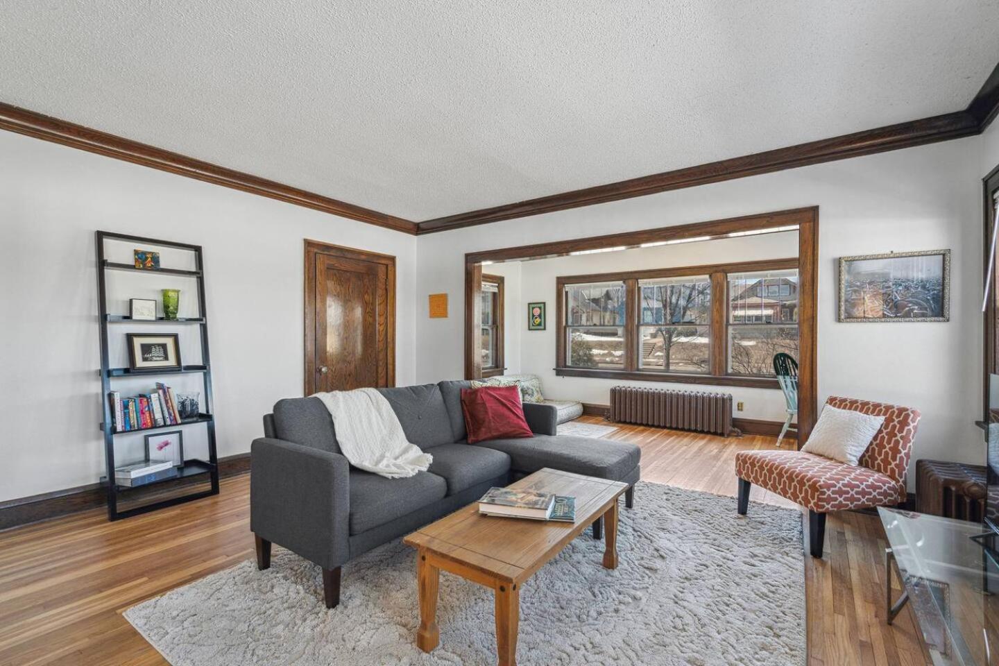 Garden Apt, Majestic Mpls Duplex